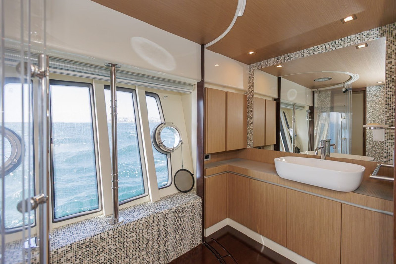 2013 FERRETTI YACHTS