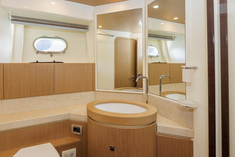 2013 FERRETTI YACHTS