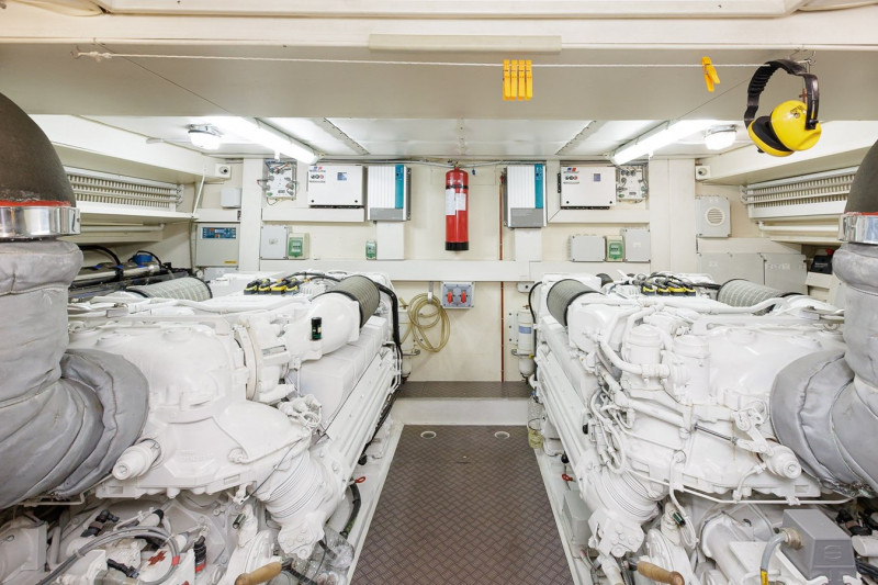 2013 FERRETTI YACHTS
