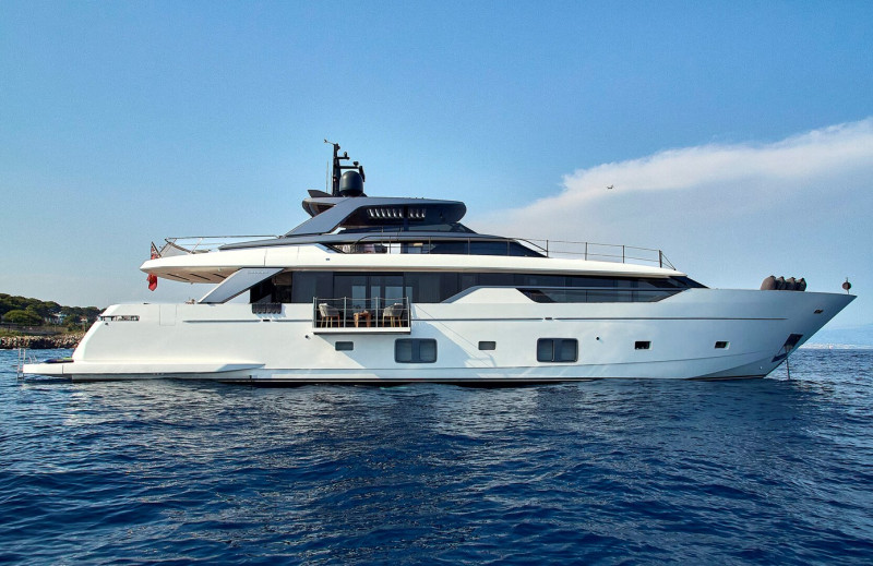 SL102 ASYMMETRIC 2021 SANLORENZO YACHTS