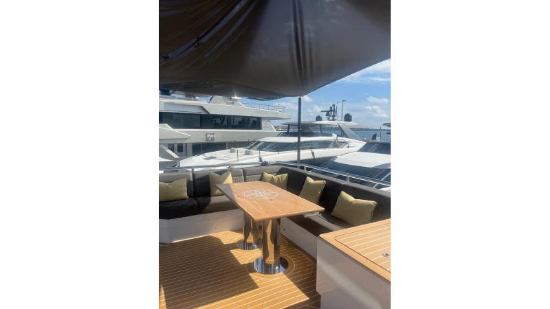 FAST CREW SUPPLIER 3307 2009 DAMEN YACHTING