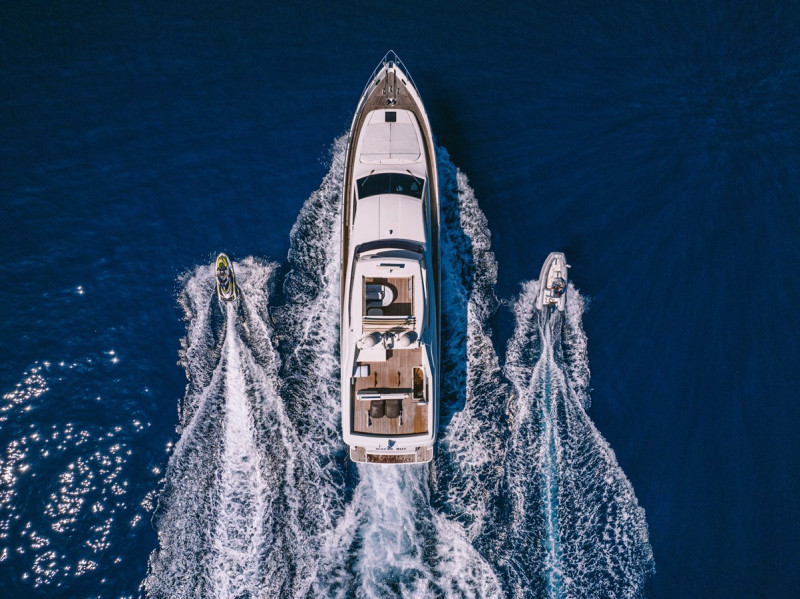 830 2009 FERRETTI YACHTS