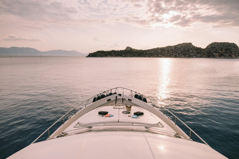 830 2009 FERRETTI YACHTS