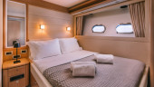 830 2009 FERRETTI YACHTS