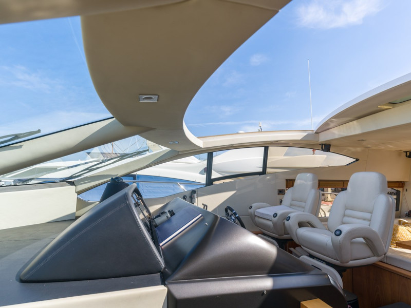 PREDATOR 64 2010 SUNSEEKER