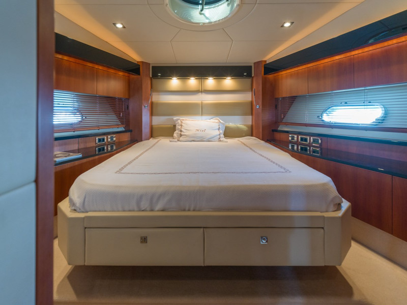 PREDATOR 64 2010 SUNSEEKER