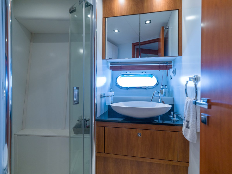 PREDATOR 64 2010 SUNSEEKER