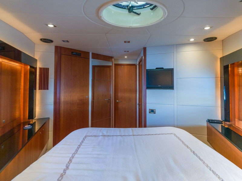 PREDATOR 64 2010 SUNSEEKER