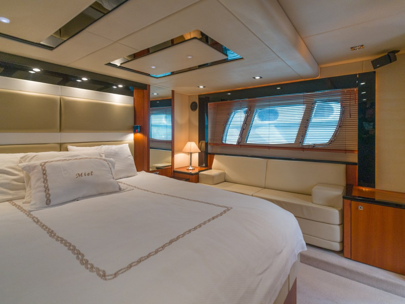 PREDATOR 64 2010 SUNSEEKER