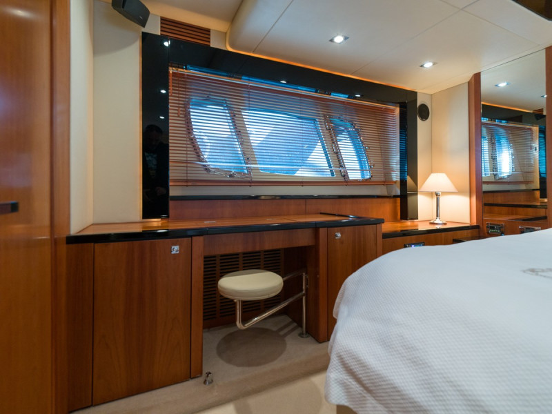 PREDATOR 64 2010 SUNSEEKER