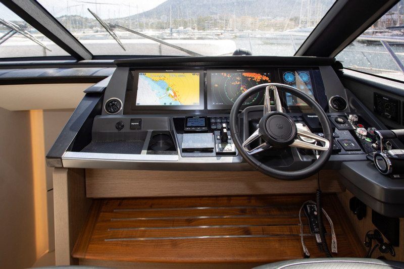 S66 2022 PRINCESS YACHTS