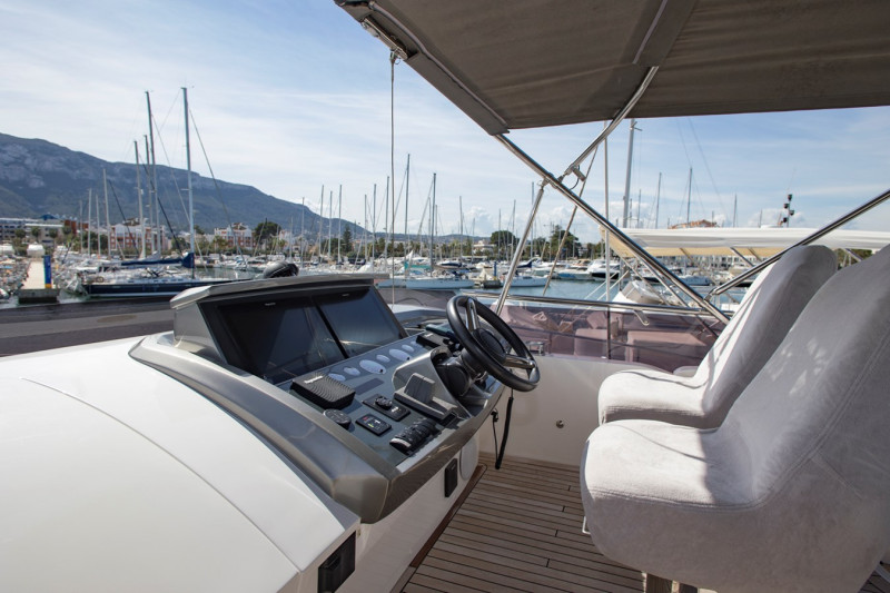 S66 2022 PRINCESS YACHTS