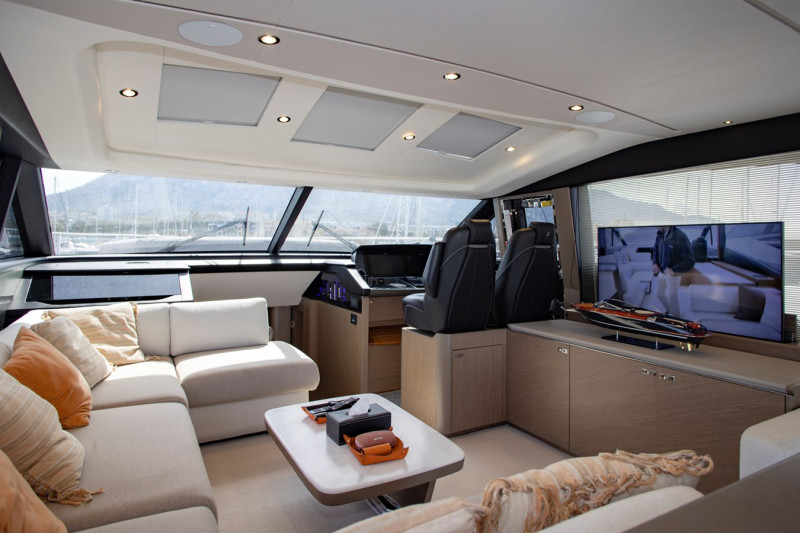 S66 2022 PRINCESS YACHTS