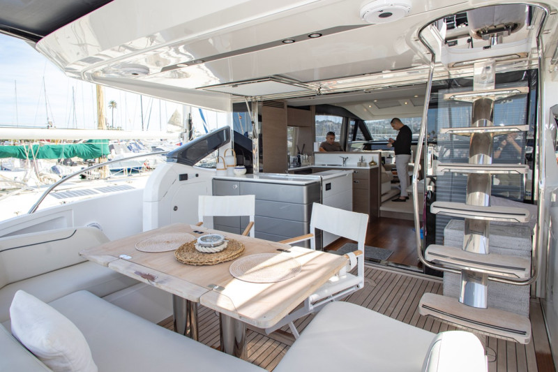 S66 2022 PRINCESS YACHTS