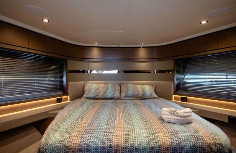 S66 2022 PRINCESS YACHTS