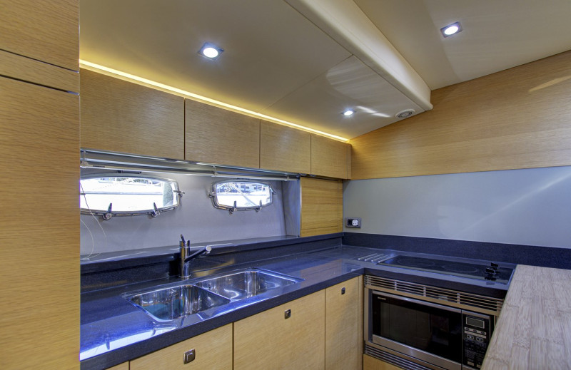 GT 52  2010 FAIRLINE