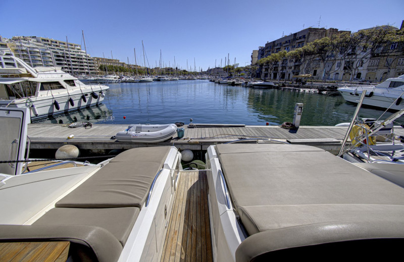 GT 52  2010 FAIRLINE