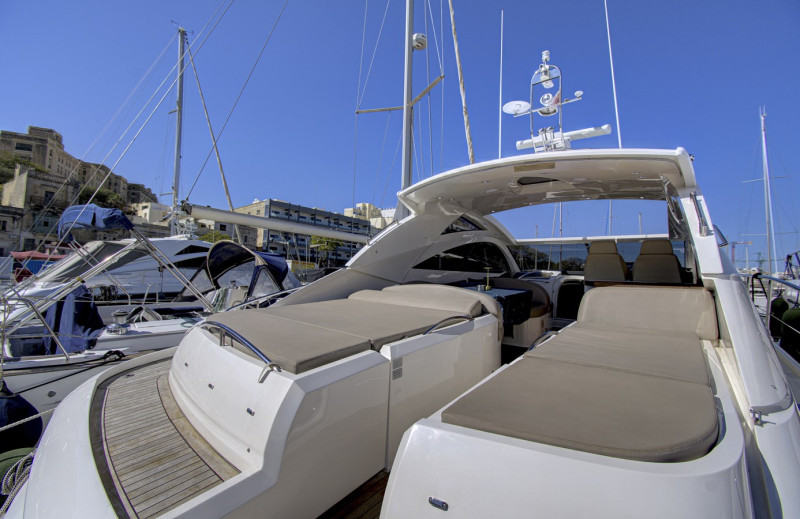 GT 52  2010 FAIRLINE