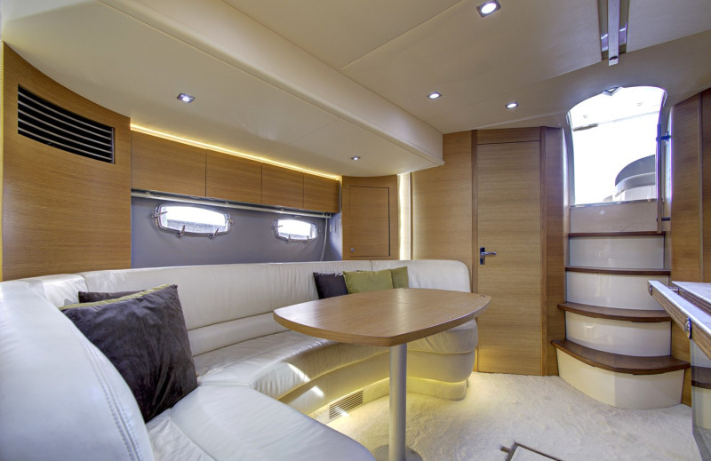 GT 52  2010 FAIRLINE