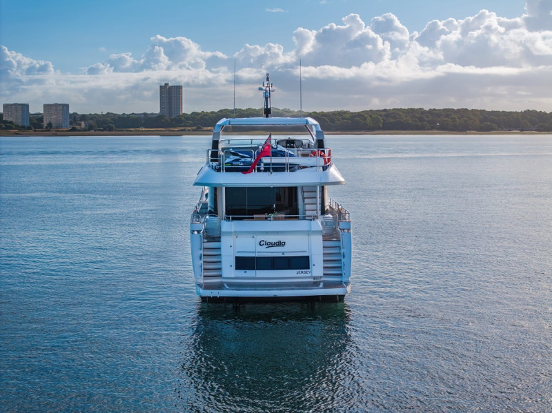 95 YACHT 2019 SUNSEEKER