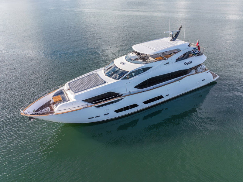 95 YACHT 2019 SUNSEEKER