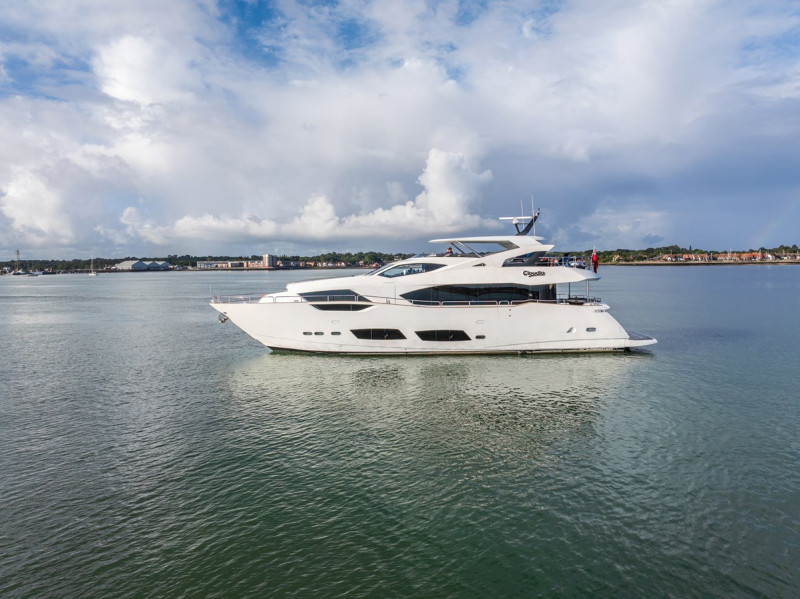 95 YACHT 2019 SUNSEEKER
