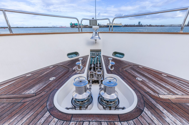 95 YACHT 2019 SUNSEEKER