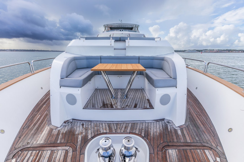 95 YACHT 2019 SUNSEEKER
