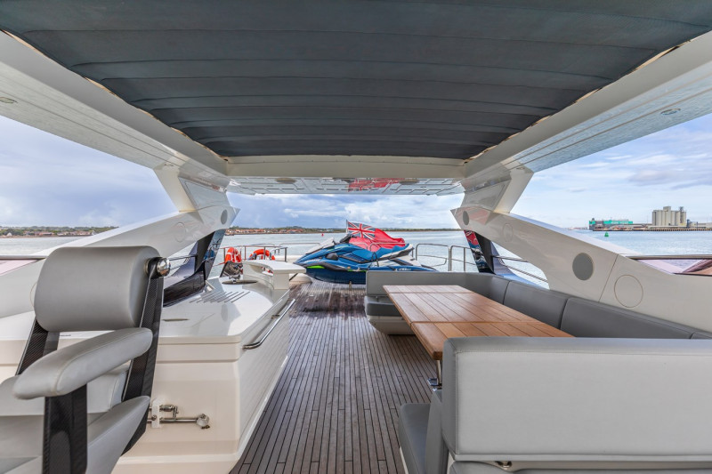 95 YACHT 2019 SUNSEEKER