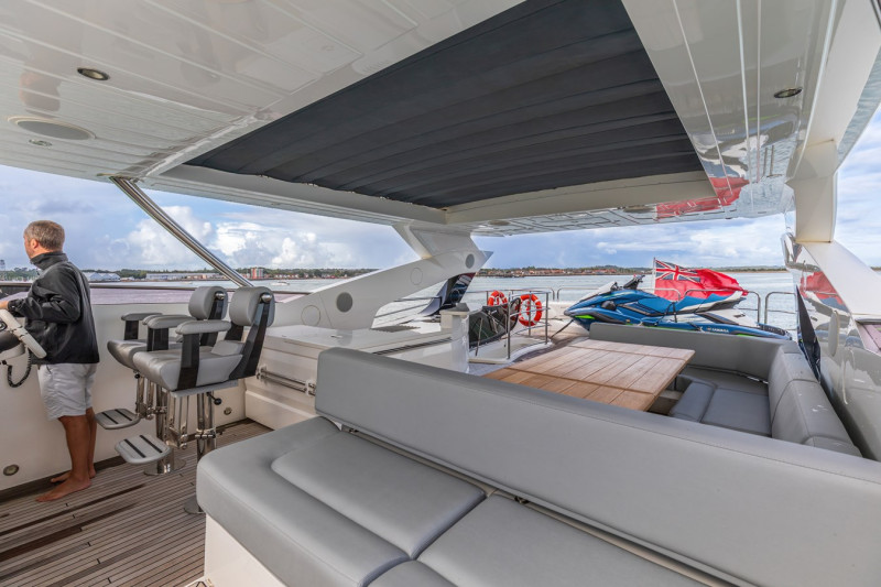 95 YACHT 2019 SUNSEEKER