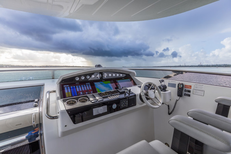 95 YACHT 2019 SUNSEEKER