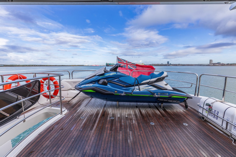 95 YACHT 2019 SUNSEEKER