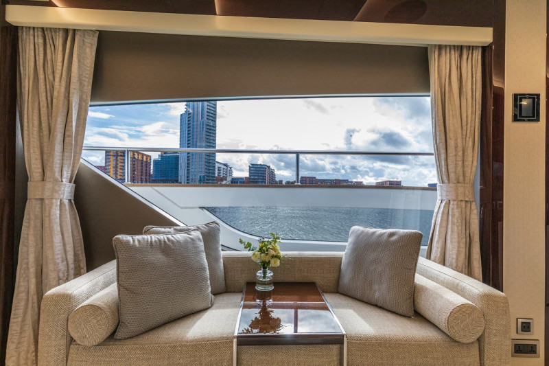 95 YACHT 2019 SUNSEEKER
