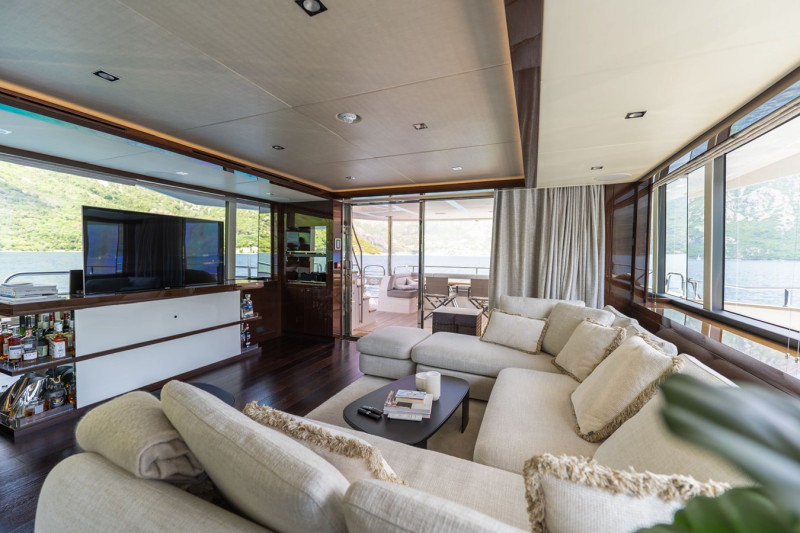 95 YACHT 2018 SUNSEEKER