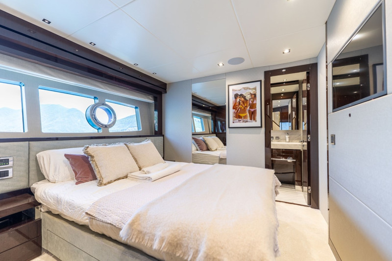 95 YACHT 2018 SUNSEEKER