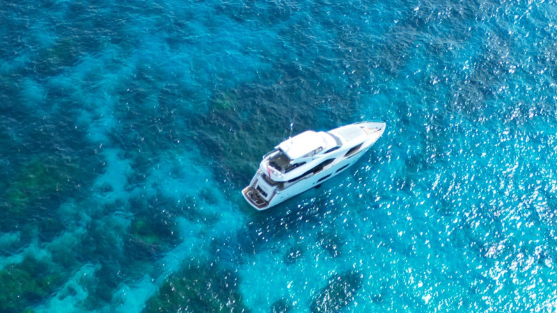 95 YACHT 2018 SUNSEEKER