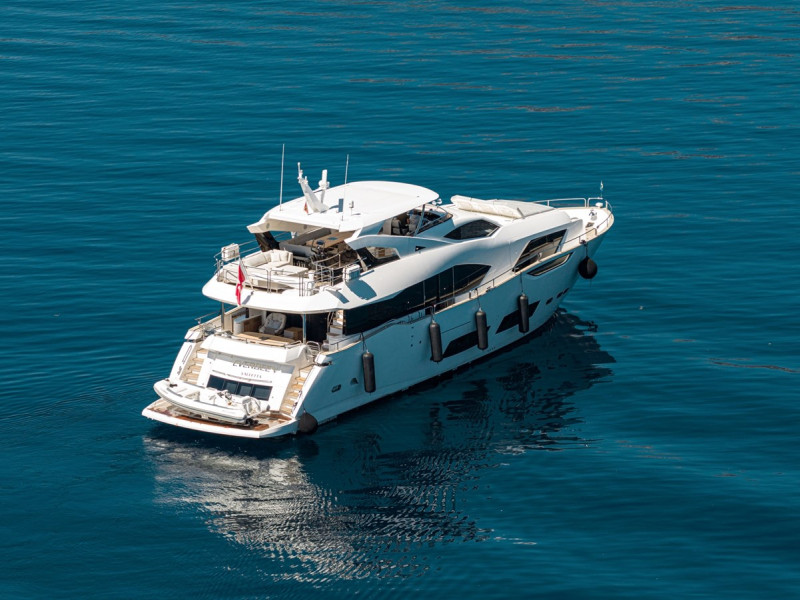 95 YACHT 2018 SUNSEEKER