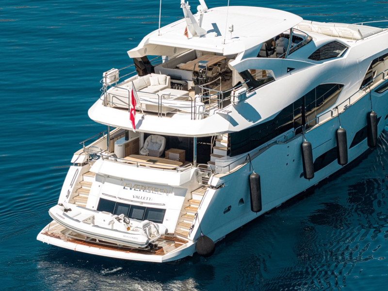 95 YACHT 2018 SUNSEEKER