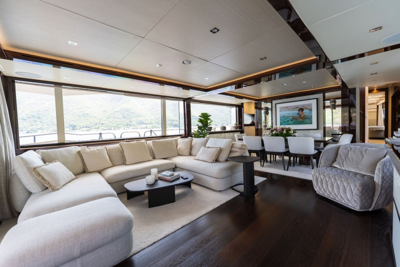 95 YACHT 2018 SUNSEEKER