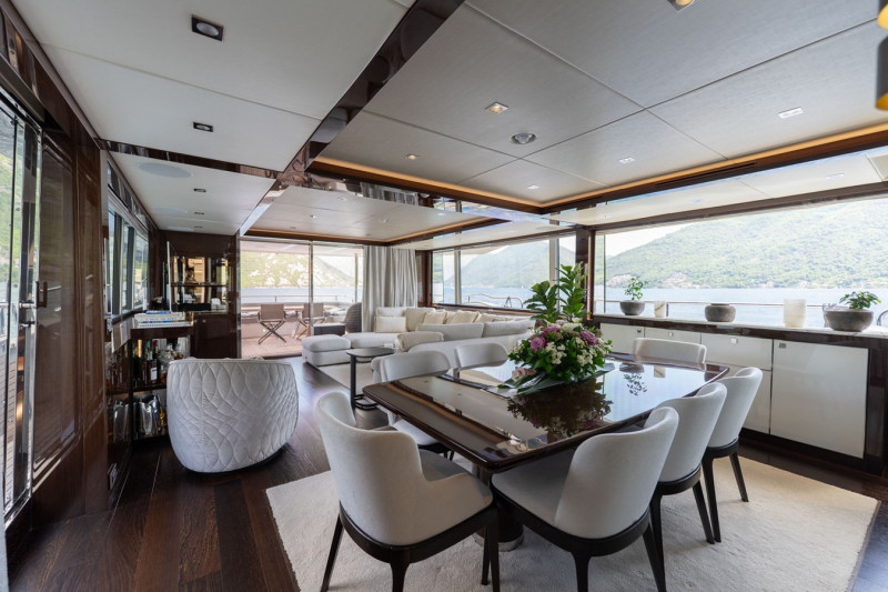 95 YACHT 2018 SUNSEEKER