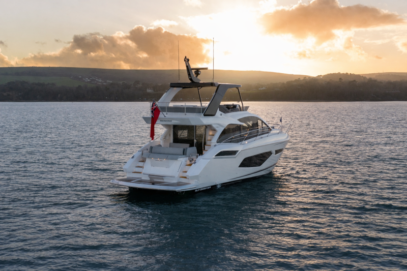 MANHATTAN 56 2026 SUNSEEKER