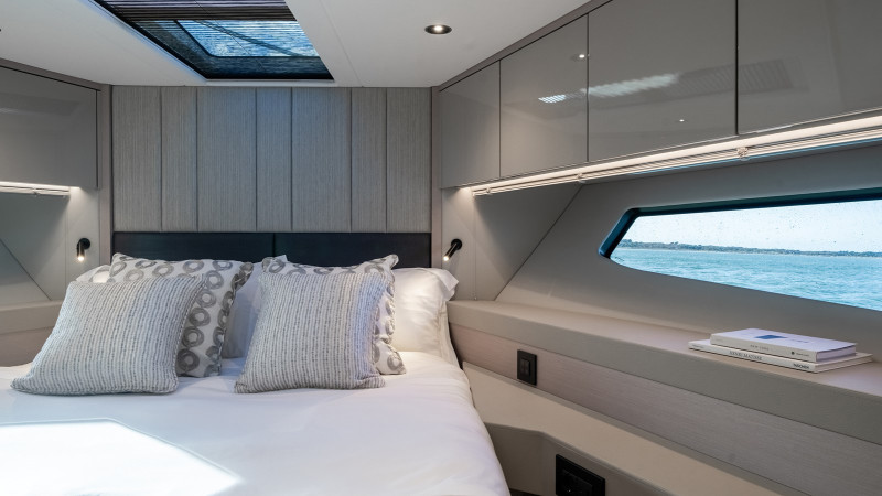 MANHATTAN 56 2026 SUNSEEKER