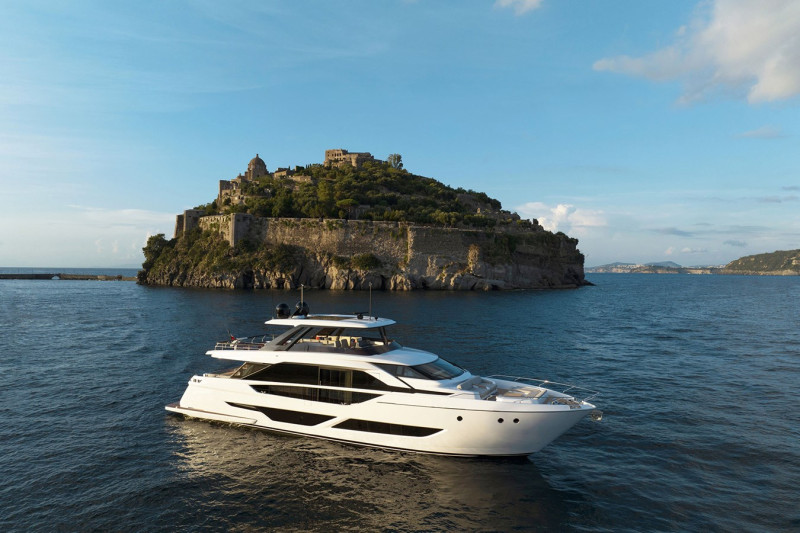 860 2023 FERRETTI YACHTS