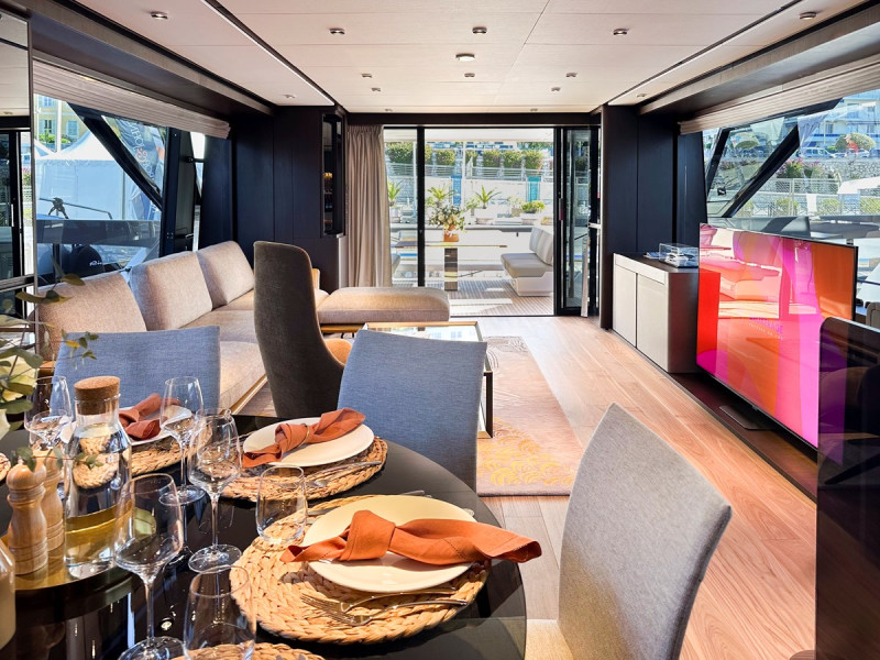 860 2023 FERRETTI YACHTS