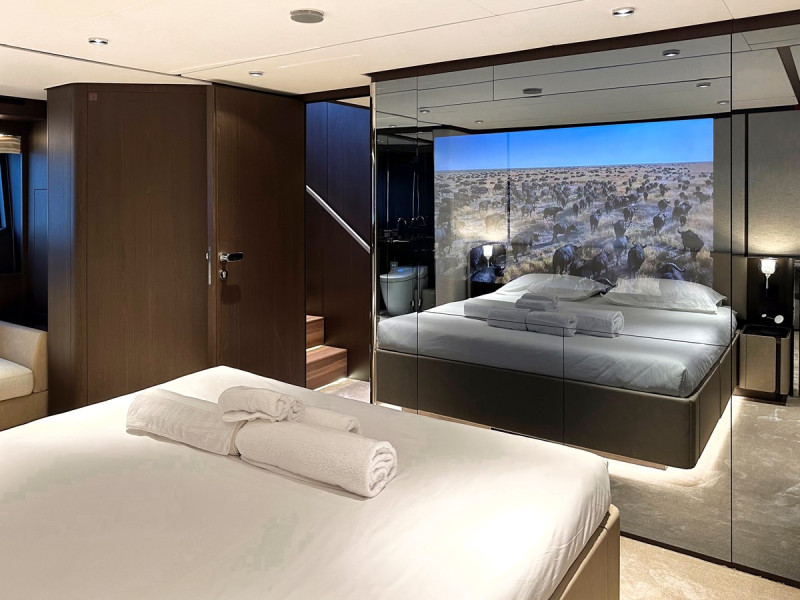 860 2023 FERRETTI YACHTS