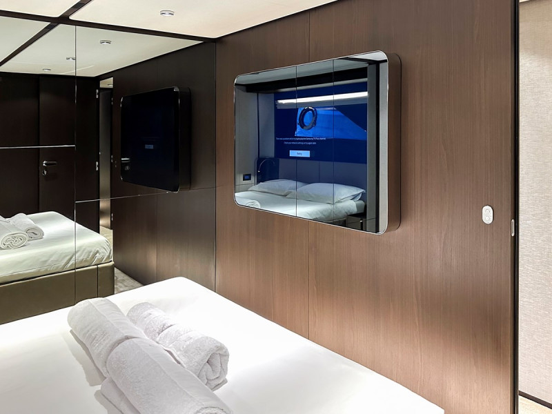 860 2023 FERRETTI YACHTS