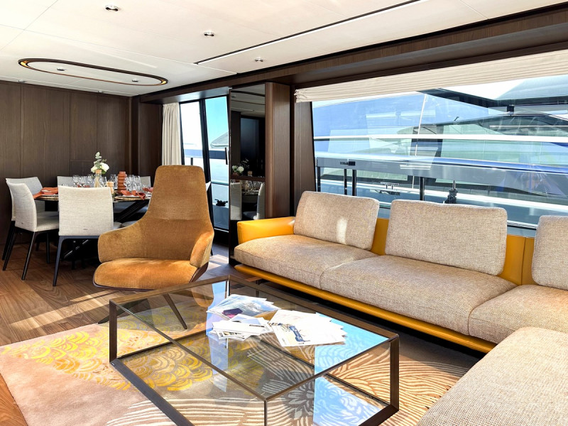 860 2023 FERRETTI YACHTS