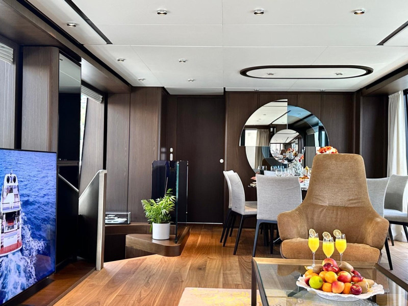 860 2023 FERRETTI YACHTS