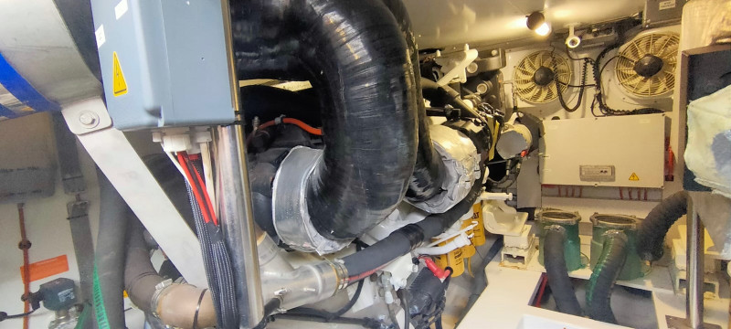 64 FLYBRIDGE 2015 AZIMUT YACHTS