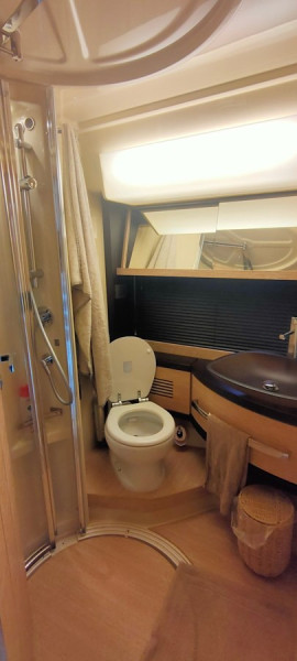 64 FLYBRIDGE 2015 AZIMUT YACHTS
